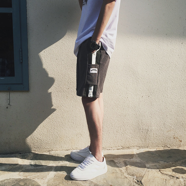 Интересни спортни мъжки шорти, подходящи за ежедневие