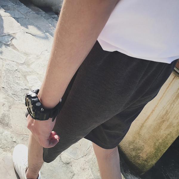 Интересни спортни мъжки шорти, подходящи за ежедневие