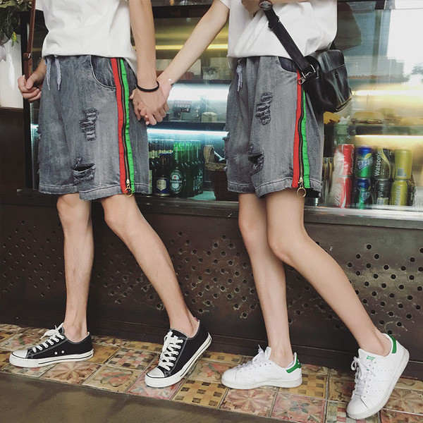 Интересен модел мъжки дънкови панталони с връзки и накъсани в сив цвят