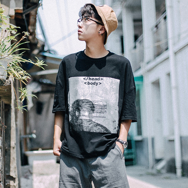 Готина мъжка тениска с 3/4 ръкав и изображение, в бял и черен цвят