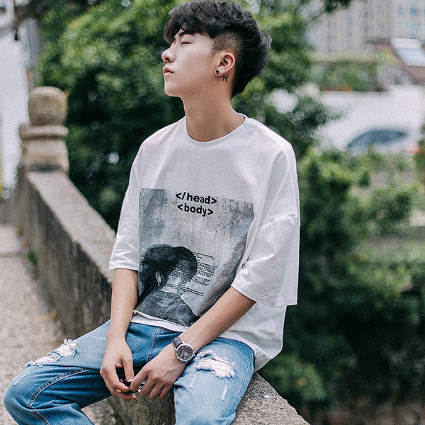 Готина мъжка тениска с 3/4 ръкав и изображение, в бял и черен цвят