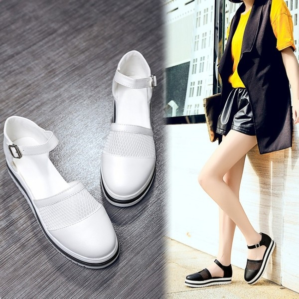 Γυναικεία σανδάλια με πλέγμα και άνετα πέλματα σε μαύρο και άσπρο χρώμα