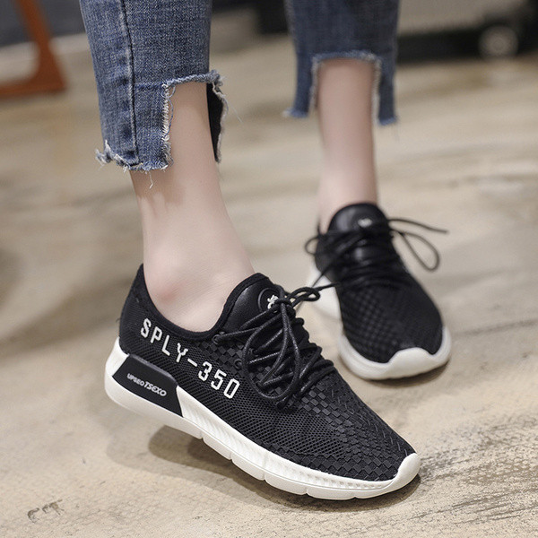 Αθλητικά γυναικεία παπούτσια με πολύ άνετη σόλα σε τρία χρώματα