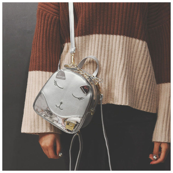 Πολύ χαριτωμένο μίνι σακίδιο με τετράχρωμη διακόσμηση