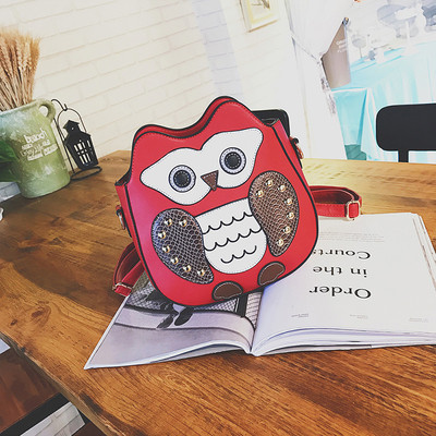 Πολύ όμορφο γυναικείο σακίδιο με τετράχρωμη διακόσμηση