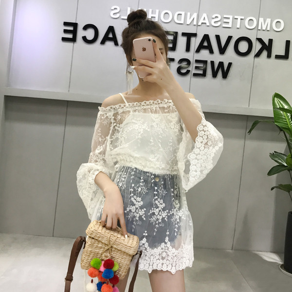 Όμορφη δαντελωτή μακρυά μπλούζα - διαφανή, με φαρδιά μανίκια σε δύο χρώματα