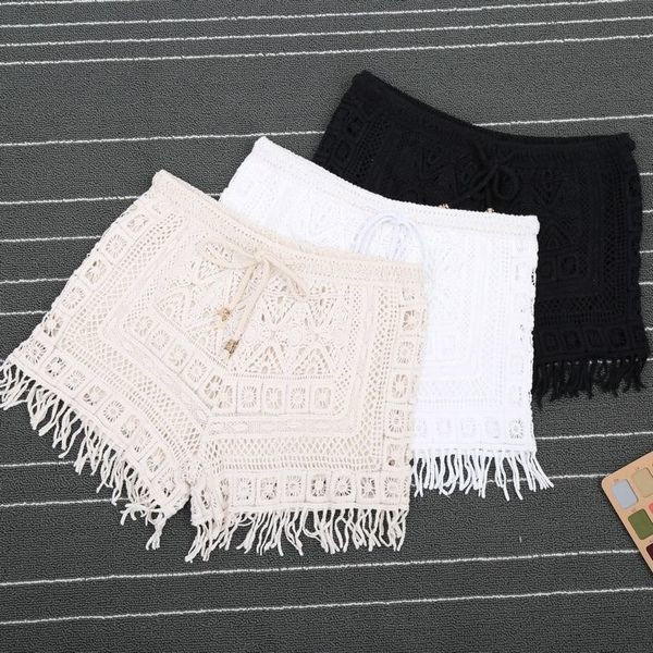 Γυναικεία σορτσάκια με κρόσσια