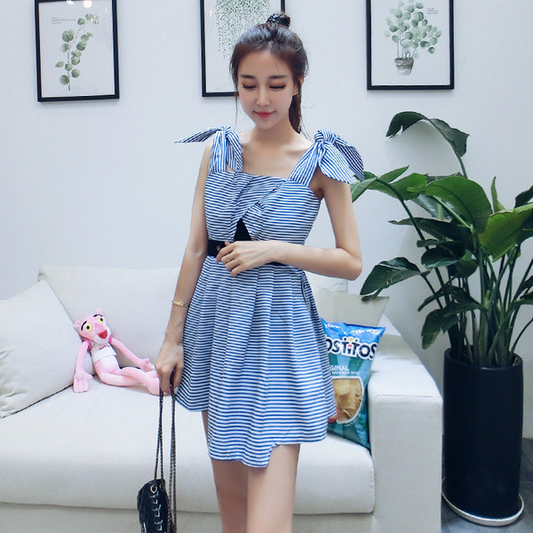 Γυναικείο ριγέ αμάνικο φόρεμα