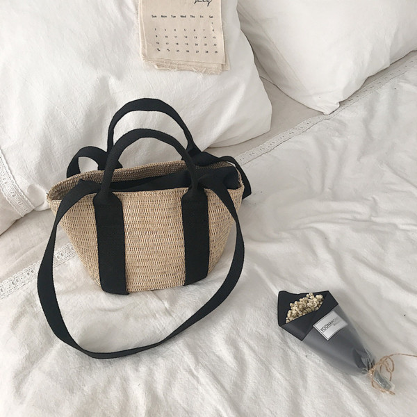 Красива плажна чанта за дамите с дълги каишки