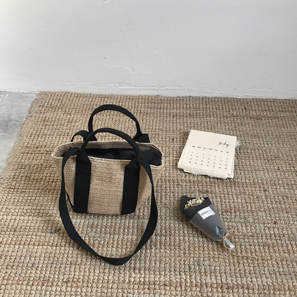 Красива плажна чанта за дамите с дълги каишки