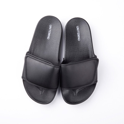 Актуални чехли за мъжете с лепенки в черен цвят