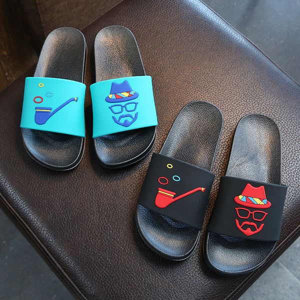 Ανδρικές παντόφλες από καουτσούκ σε τρία χρώματα με εικόνα