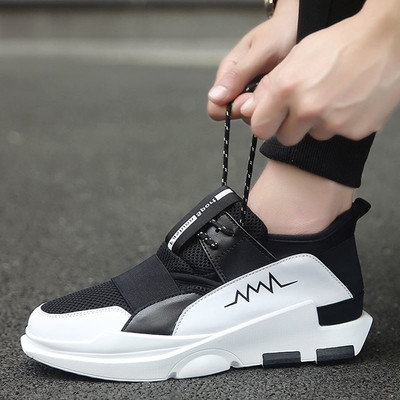 Πολύ κομψά ανδρικά πάνινα παπούτσια με μια άνετη σόλα σε τρία χρώματα