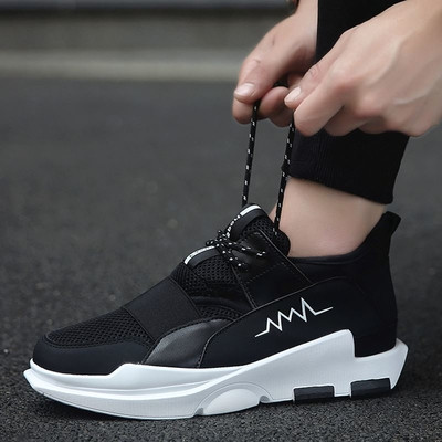 Πολύ κομψά ανδρικά πάνινα παπούτσια με μια άνετη σόλα σε τρία χρώματα