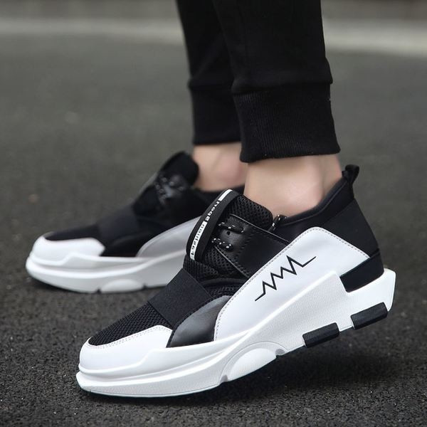 Πολύ κομψά ανδρικά  πάνινα παπούτσια με μια άνετη  σόλα σε τρία χρώματα