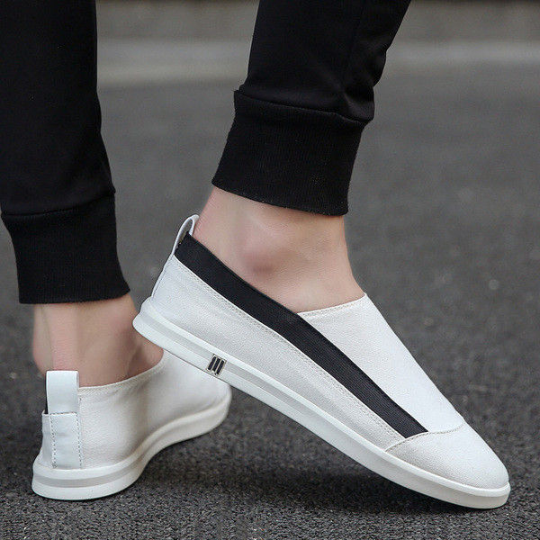 Καθαρό  μοντέλο ανδρικά μοκασίνια σε τρία χρώματα