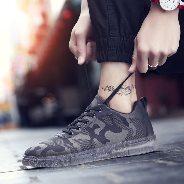 Κομψά ανδρικά πάνινα παπούτσια σε τέσσερα χρώματα - πολύ άνετα