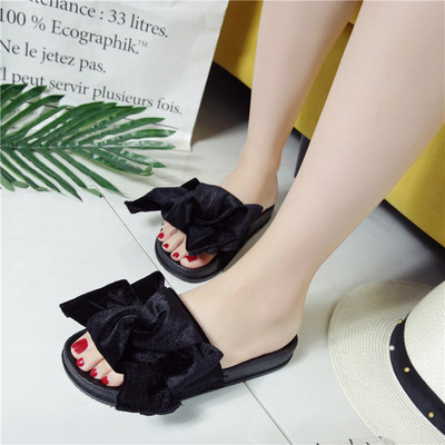 Γυναικείες παντόφλες  με κορδέλα σουέτ και χαμηλή σόλα σε τρία χρώματα