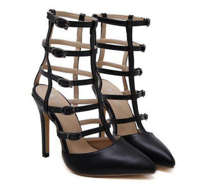 Екстравагантни и много стилни дамски отворени обувки на висок ток с интересни тънки закопчалки