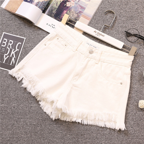 Γυναικεία  σορτς σε λευκό χρώμα με ψηλή μέση