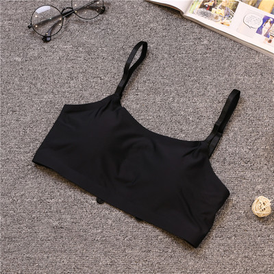 Дамско бюстие в бял, черен и бежов цвят с дантела