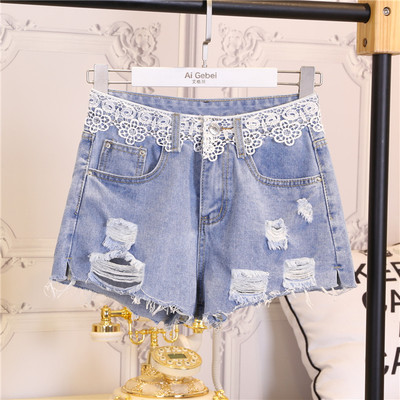 Γυναικεία σορτς  - διακοσμημένα με δαντέλα