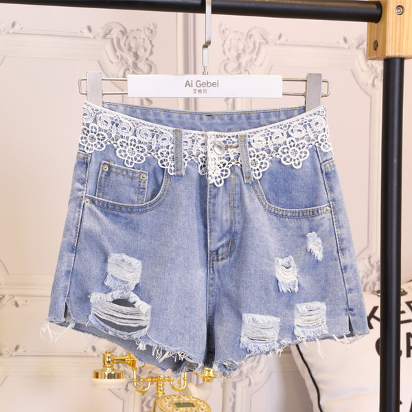 Γυναικεία σορτς  - διακοσμημένα με δαντέλα