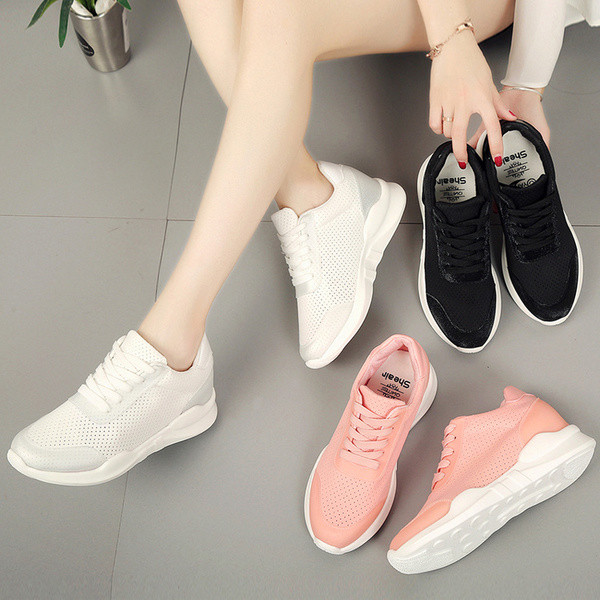 Καθημερινά γυναικεία παπούτσια  με πολύ άνετη σόλα σε τρία χρώματα