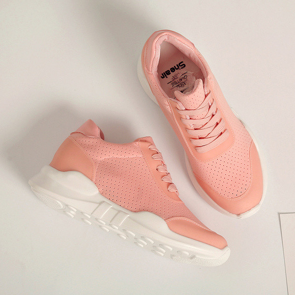 Καθημερινά γυναικεία παπούτσια  με πολύ άνετη σόλα σε τρία χρώματα