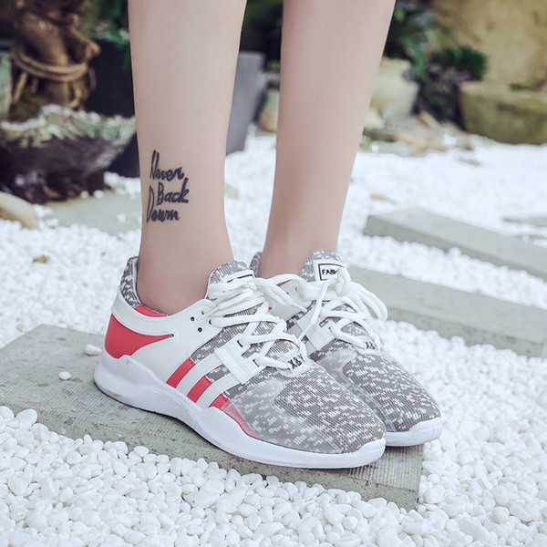 Αθλητικά γυναικεία  πάνινα παπούτσια σε δύο χρώματα