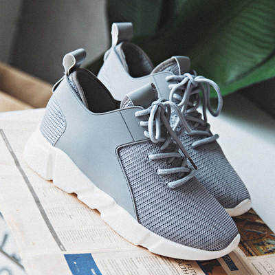 Αθλητικά  γυναικεία παπούτσια σε καθαρό σχέδιο σε τρία χρώματα με πολύ άνετη σόλα