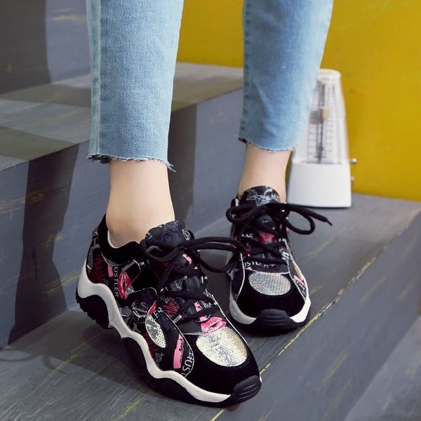 Αθλητικά γυναικεία πάνινα παπούτσια - πολύ άνετα