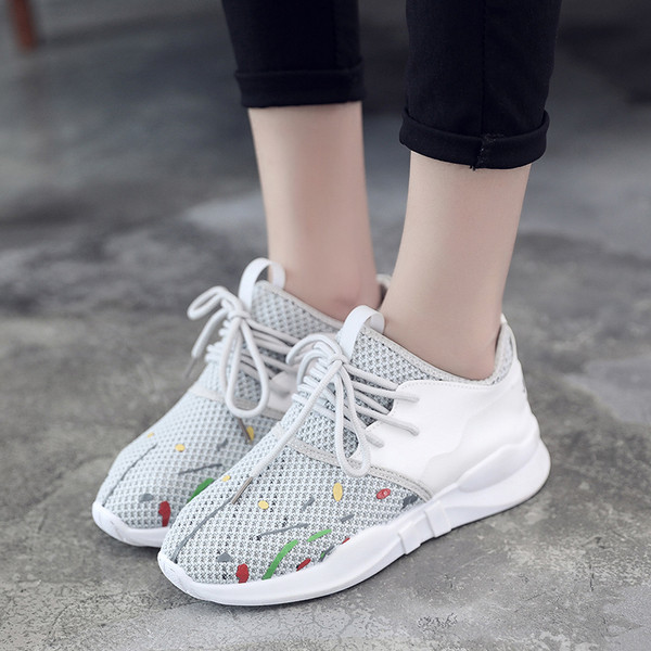 Άνετα αθλητικά γυναικεία παπούτσια  σε τρία χρώματα