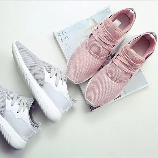 Όμορφα αθλητικά γυναικεία παπούτσιασε γκρι και ροζ χρώμα