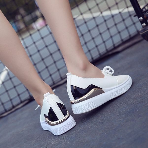 Γυναικεία αναπνεύσιμα παπούτσια με ελαφριά πλατφόρμα σε τρία χρώματα