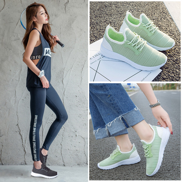 Αθλητικά γυναικεία υποδήματα αδιάβροχα  σε καθαρό μοτίβο