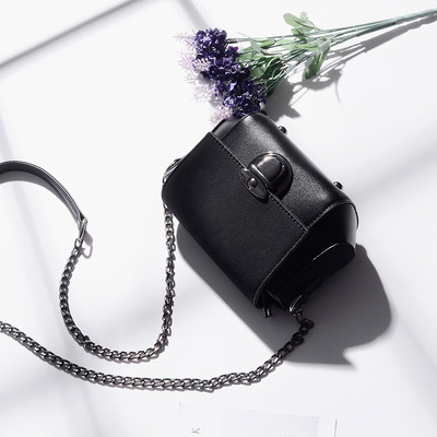 Мини сладка чанта с метална дръжка в пет цвята