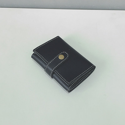 Мини дамски портфейл в семпъл модел и в пет цвята