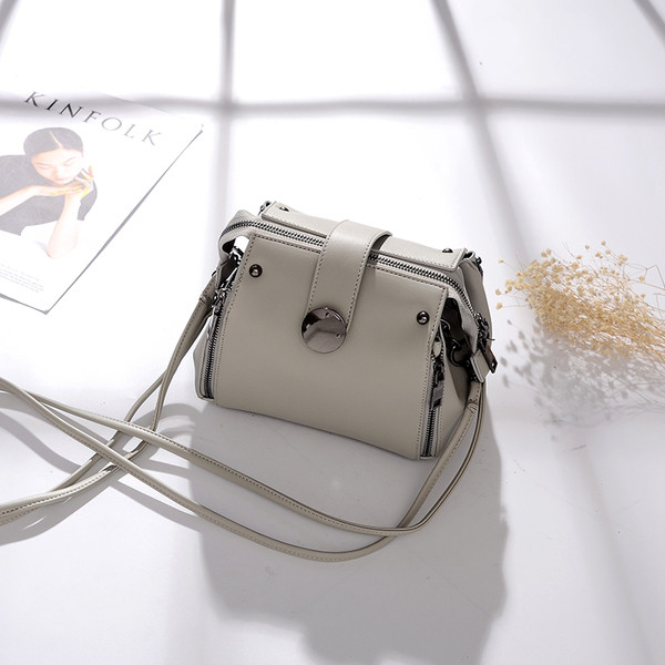 Стилна дамска чанта с двойни каишки в четири цвята