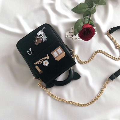 Сладка дамска чанта в четири цвята с бродерия