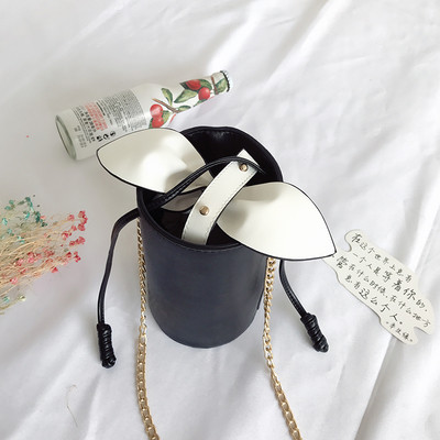 Интересна дамска чанта в четири цвята