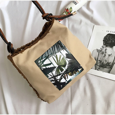 Ежедневна дамска чанта в три цвята, с апликация