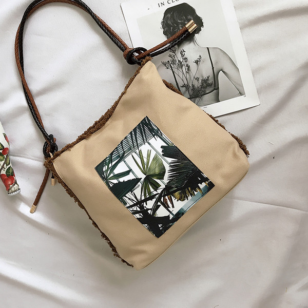 Ежедневна дамска чанта в три цвята, с апликация