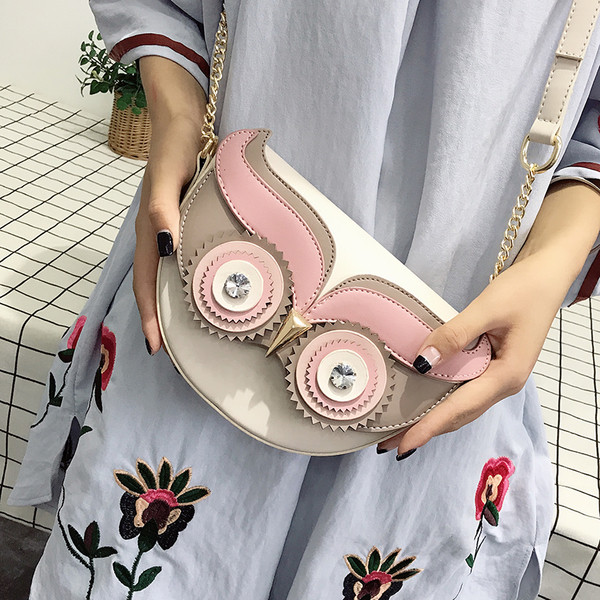 Сладка чанта за дамите с декорация бухалче