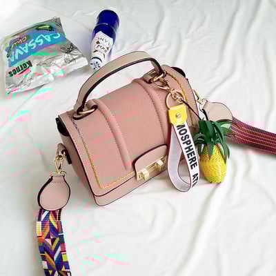 Лятна дамска чанта с цветна широка дръжка и с декорация на ананас