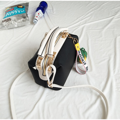 Красива дамска чанта с декорация ананас и надпис в четири цвята