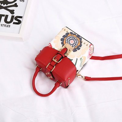 Красива мини дамска чанта в правоъгълна форма в четири цвята