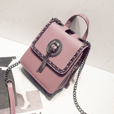 Стилна дамска чанта с метална дръжка в четири цвята