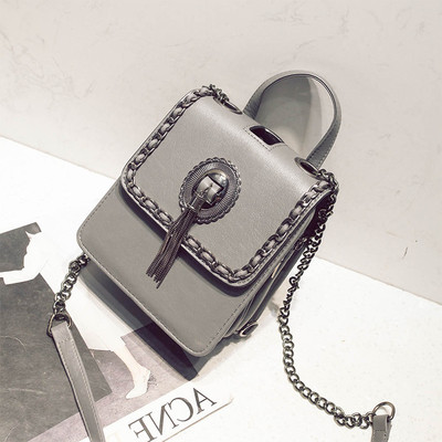 Стилна дамска чанта с метална дръжка в четири цвята