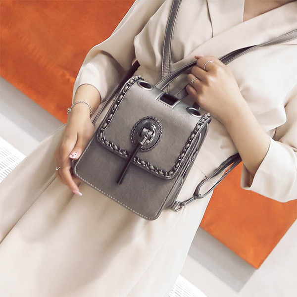 Стилна дамска чанта с метална дръжка в четири цвята